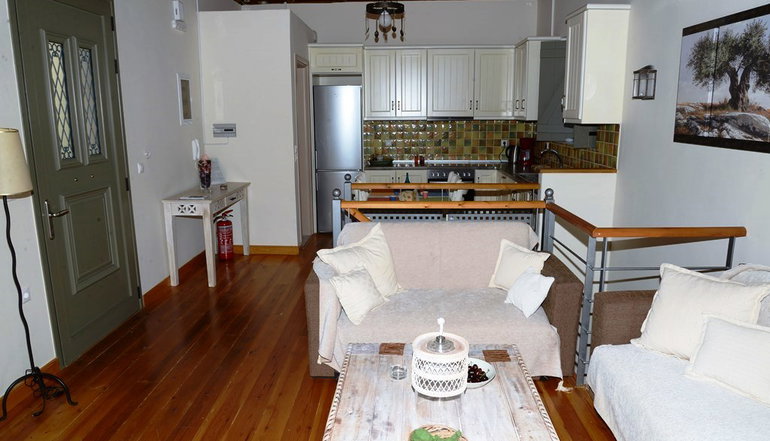 Dio Guesthouses Leonidio