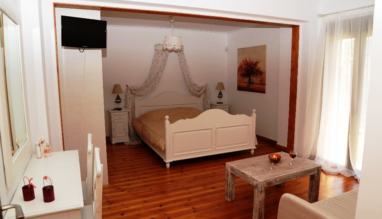 Dio Guesthouses Leonidio