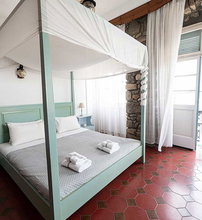 Dionysos Hotel