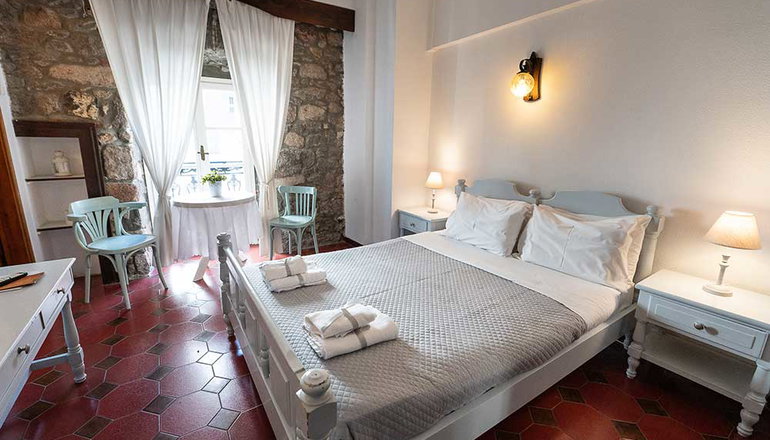 Dionysos Hotel