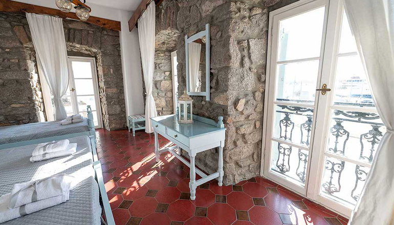 Dionysos Hotel