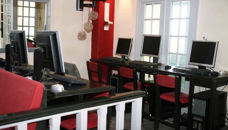 Dionysos Hotel