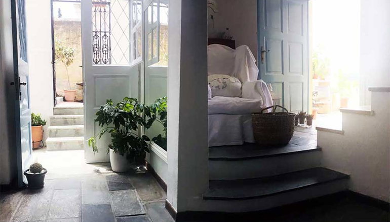 Dionysos Hotel