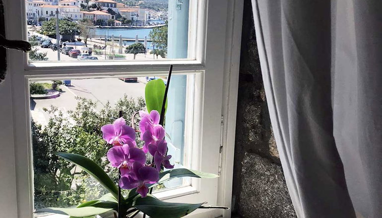 Dionysos Hotel