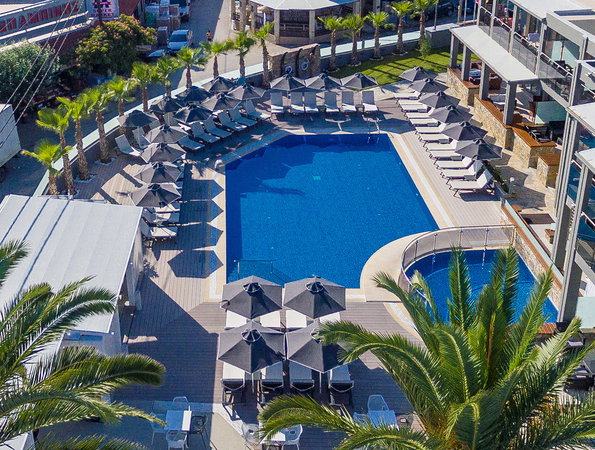 Dionysos Hotel & Suites