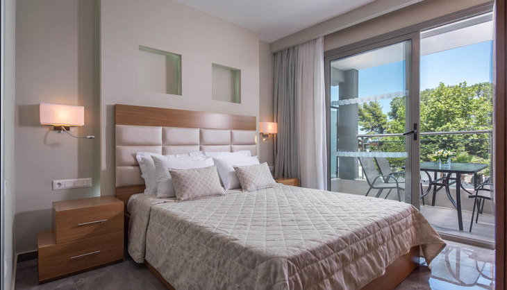 Dionysos Hotel & Suites
