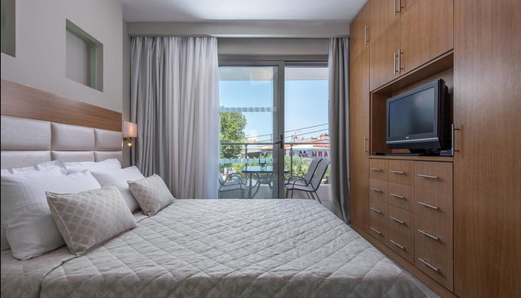 Dionysos Hotel & Suites
