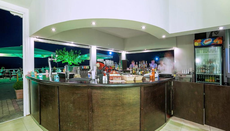 Dolphin Beach Hotel