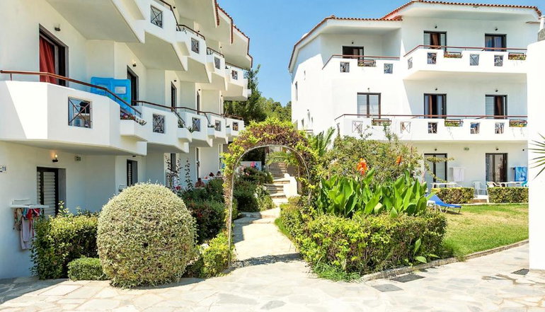 Dolphin Beach Hotel