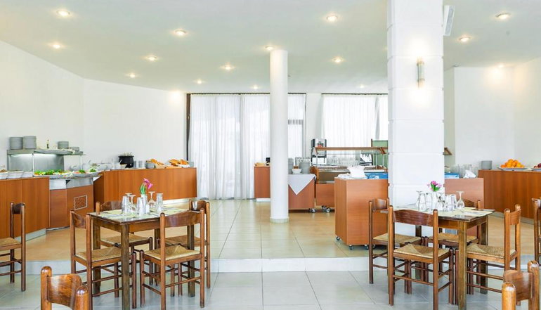 Dolphin Beach Hotel