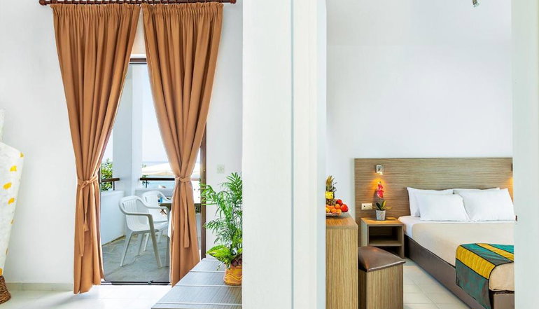 Dolphin Beach Hotel