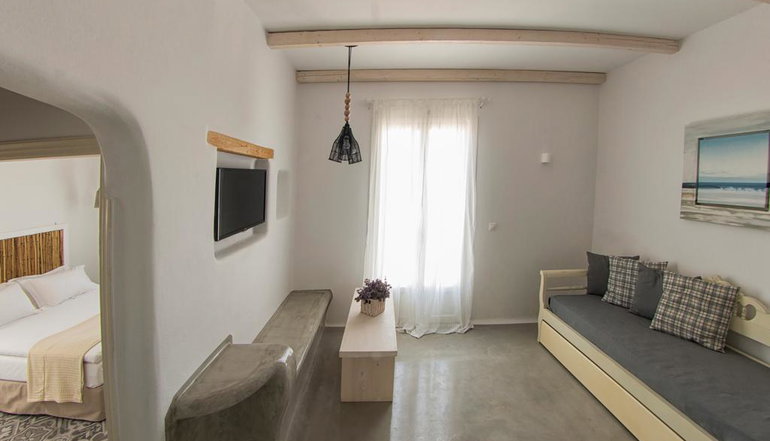 Dolphin Kastraki Studios & Apartments