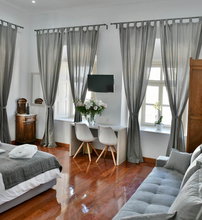 4* Douskos Port House