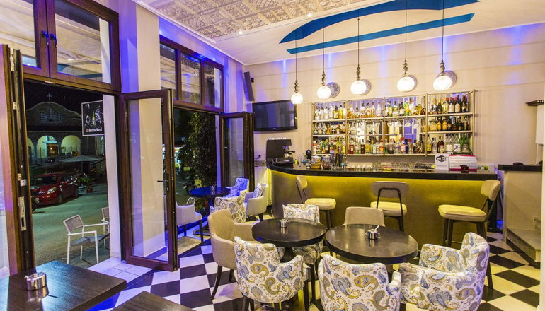 Paradise Hotel