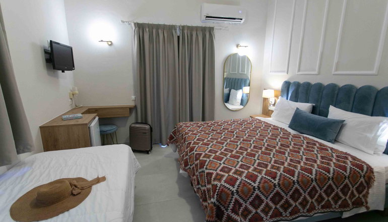 Paradise Hotel