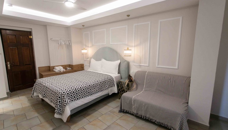 Paradise Hotel
