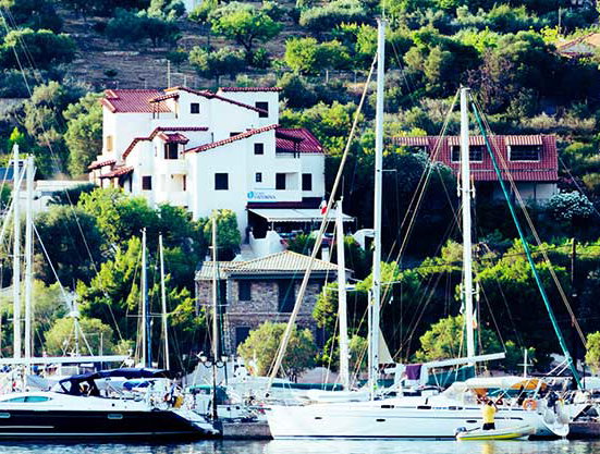 Drymna Hotel - Τριζόνια, Φωκίδα