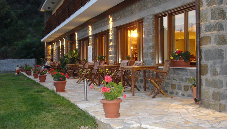 Elatou Hotel