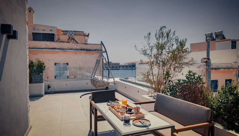 Ninemian Suites Syros - Ερμούπολη, Σύρος