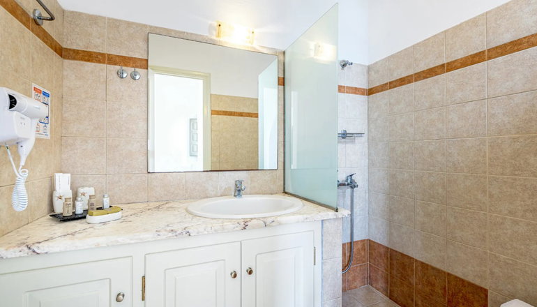 En Plo Boutique Suites - Οία, Σαντορίνη
