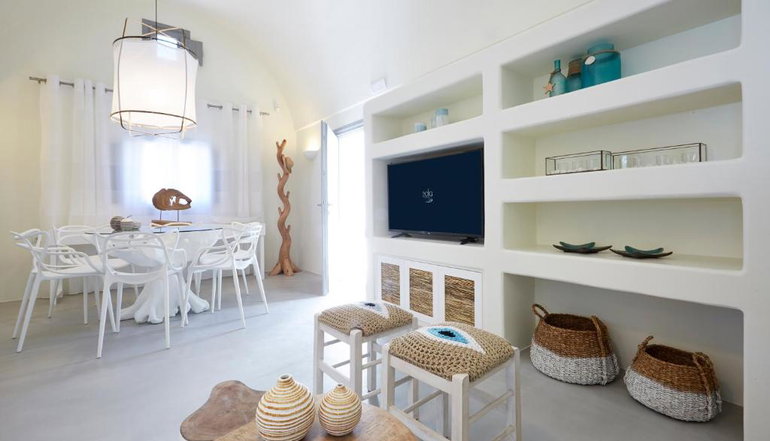 Eolia Kamari Villa