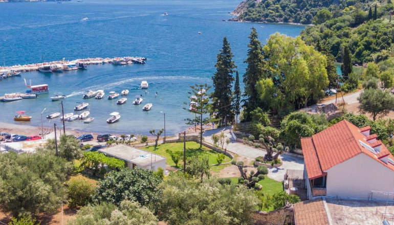 Eptanisos Beachfront Suites