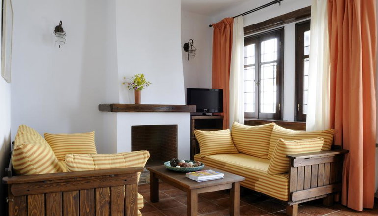 Esperos Suites & Villas