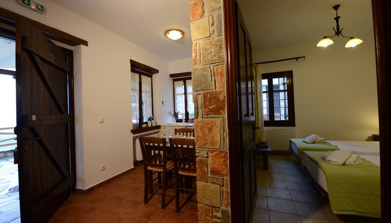 Esperos Suites & Villas
