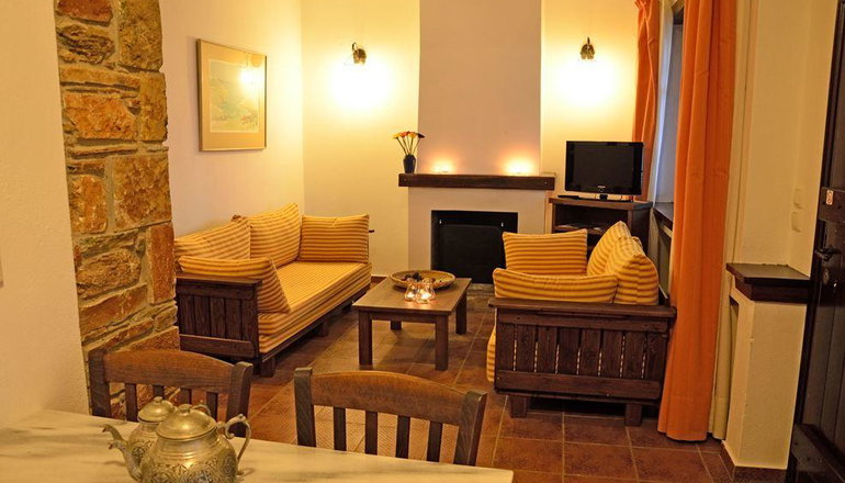 Esperos Suites & Villas