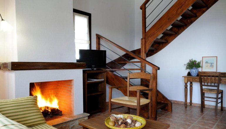 Esperos Suites & Villas
