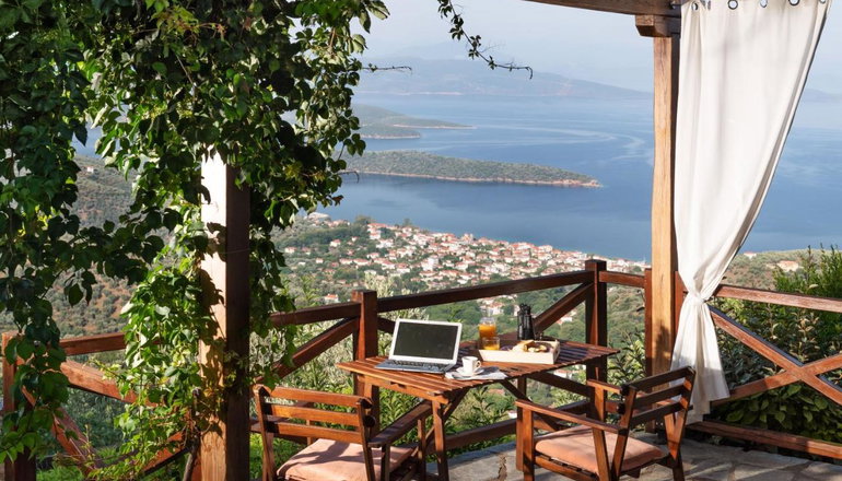 Esperos Suites & Villas