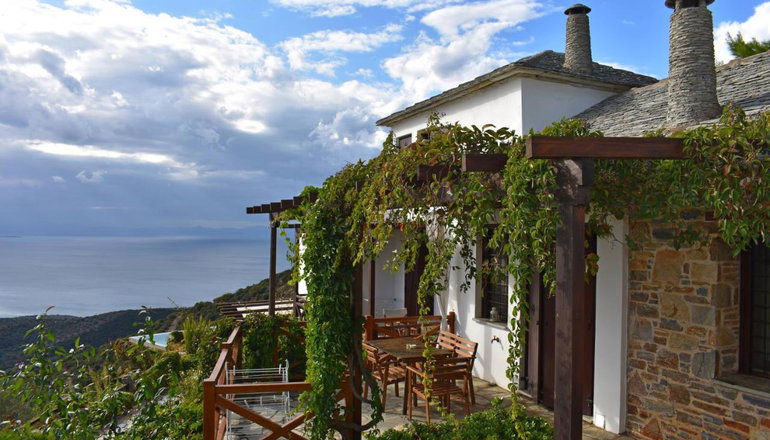 Esperos Suites & Villas