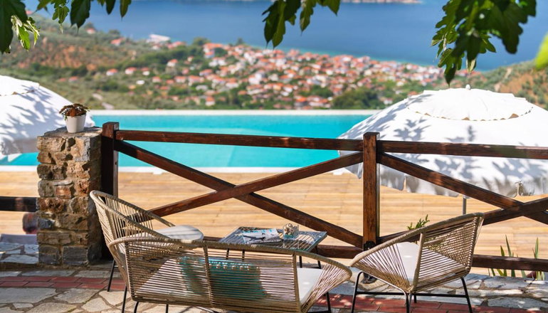 Esperos Suites & Villas
