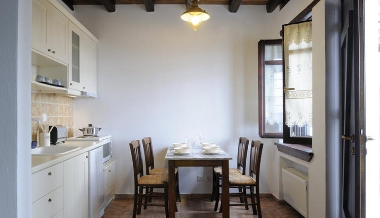 Esperos Suites & Villas