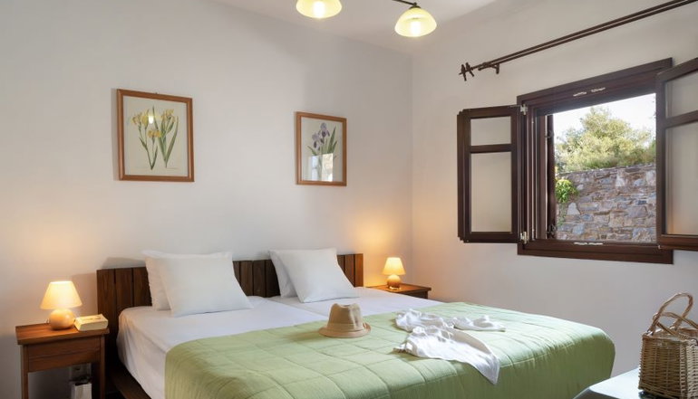Esperos Suites & Villas