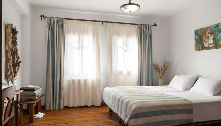 Esperos Suites & Villas