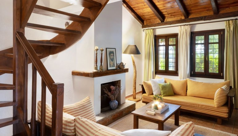 Esperos Suites & Villas