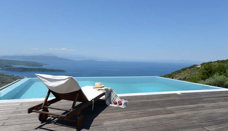 Esperos Suites & Villas