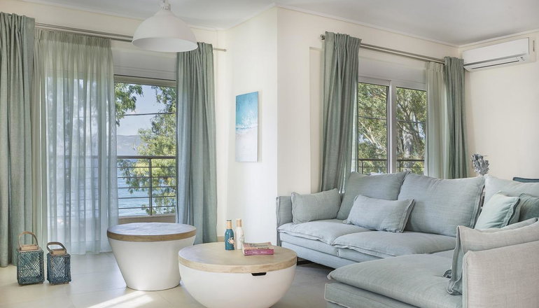 Meliti Waterfront Suites