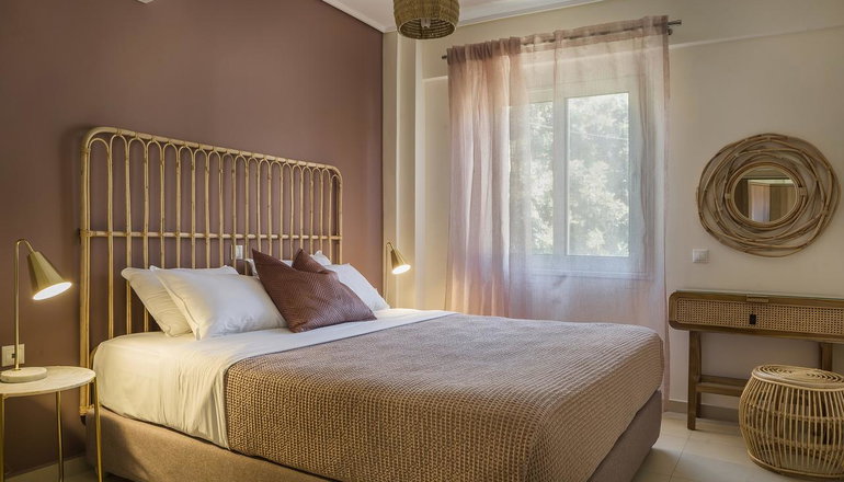 Meliti Waterfront Suites