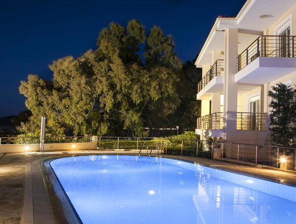 Meliti Waterfront Suites