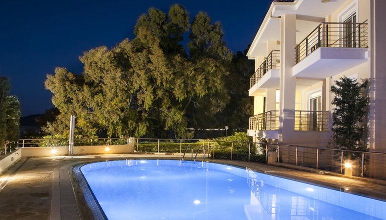 Meliti Waterfront Suites