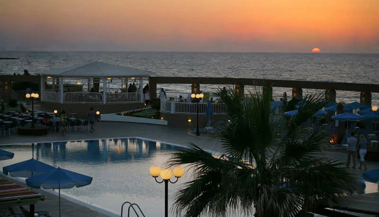 4* Europa Beach Hotel