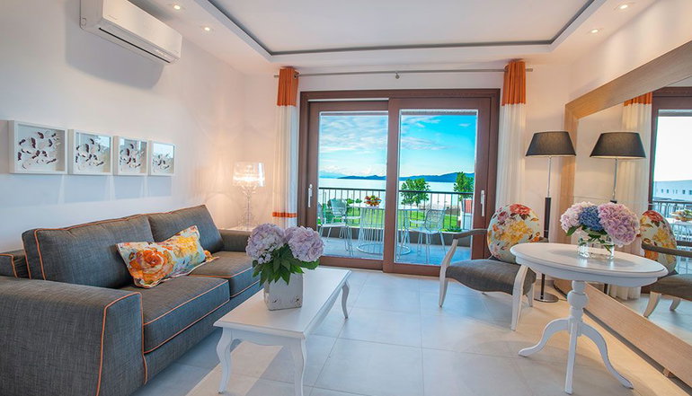 5* Avaton Luxury Beach Resort Relais & Chateaux