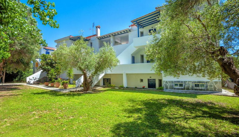 Faros Apartments