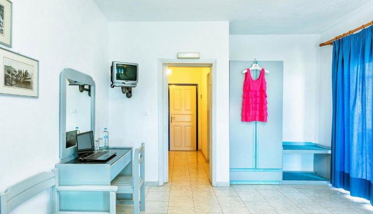 Faros Apartments