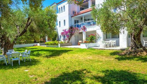 Faros Apartments