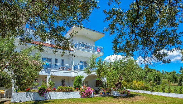 Faros Apartments