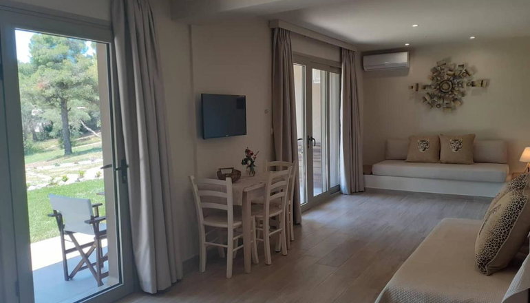 Forest Resort Suites - Tρούλος, Σκιάθος