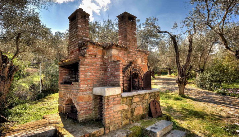 Gera's Olive Grove (Elaionas Tis Geras)